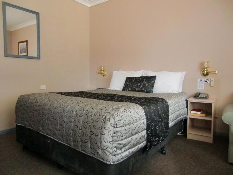 Castle Motel Bairnsdale Exterior foto
