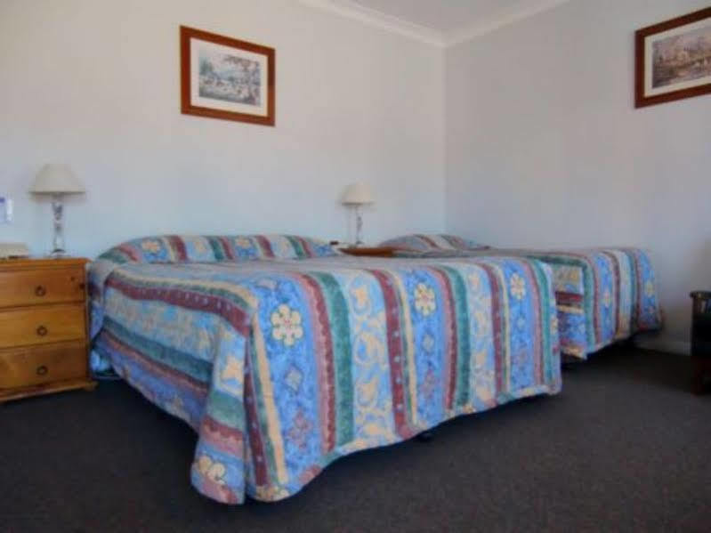 Castle Motel Bairnsdale Exterior foto